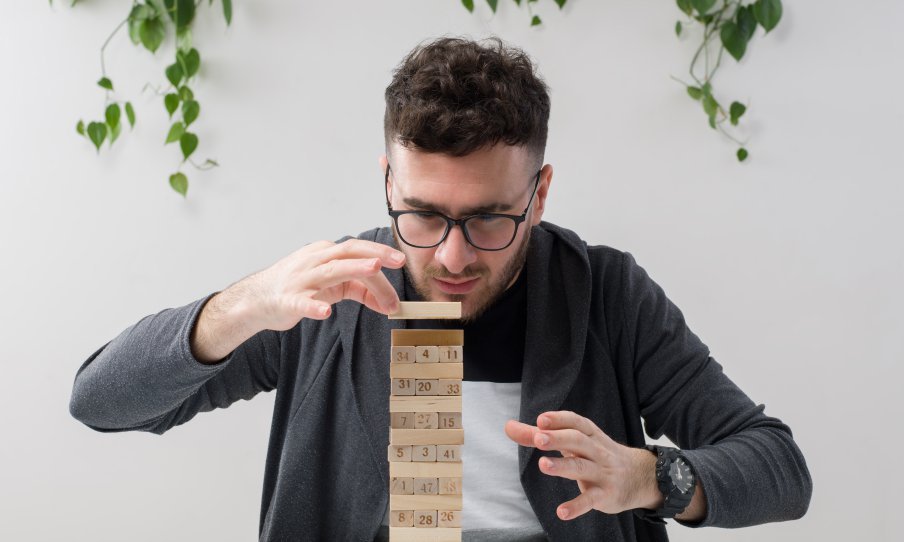 10 Signs You Are Playing Small And How to Finally Step Forward